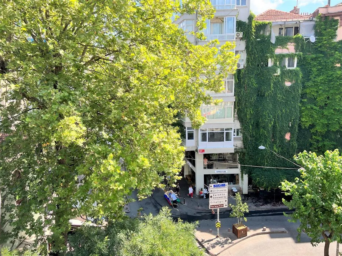 Wonder Homes- Cozy Flat, 2Br, Terrace, Cihangir, Frz3 Istanbul Apartment